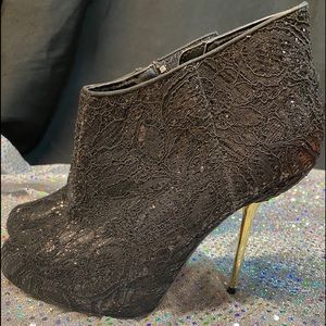 Black Lace Wild Pair booties size 8.5